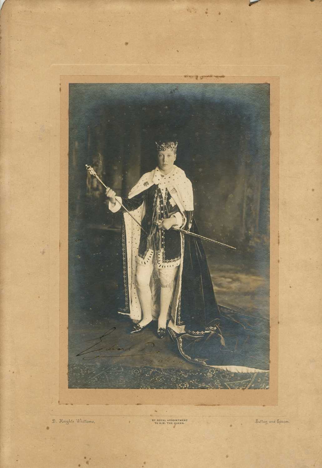Lot 1143 - EDWARD VIII: (1894-1972)